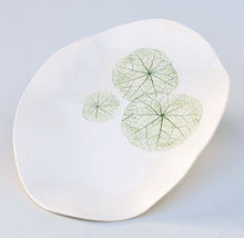 Load image into Gallery viewer, Nasturtium Medium Organic Platter - Green
