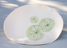 Load image into Gallery viewer, Nasturtium Medium Organic Platter - Green
