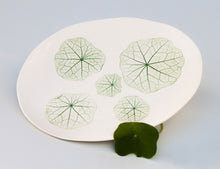 Load image into Gallery viewer, Nasturtium Small Organic Platter - Green
